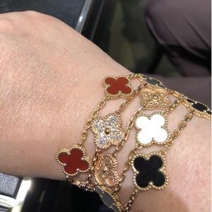 18K Gold 5 Motif Lucky Four-Leaf Clover Bracelet